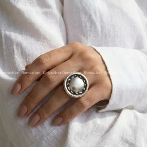 انگشتر ورشو بزرگ