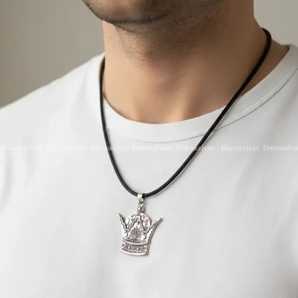 گردنبند پسرانه تاج بزرگ