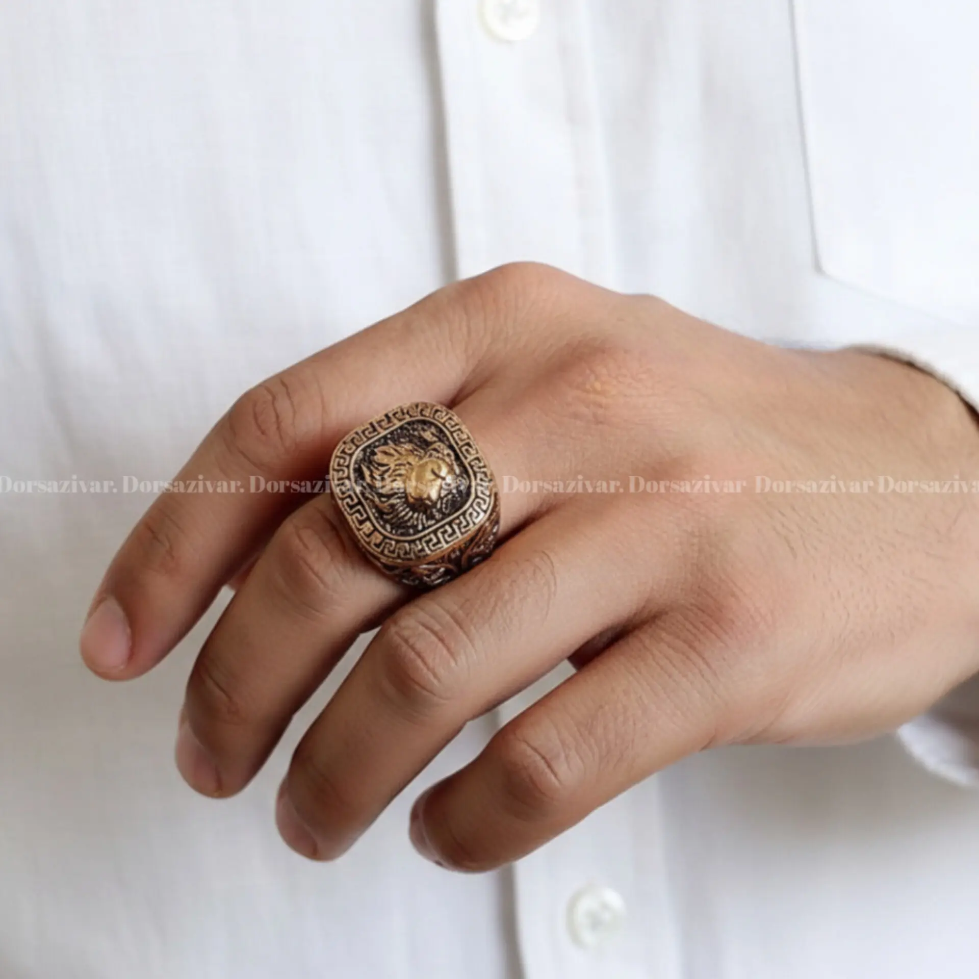 انگشتر طلاروس مردانه ورساچه مربع