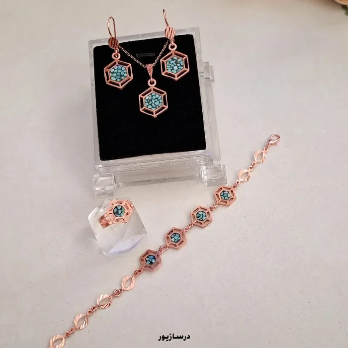 سرویس مس و فیروزه تارا