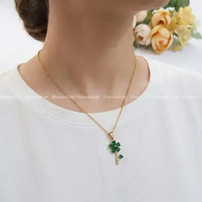 گردنبند گل سبز سلطنتی
